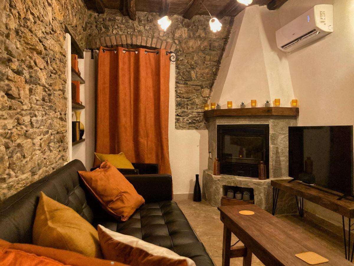 فيلا La Casa Rossa Arcola Con Vista المظهر الخارجي الصورة